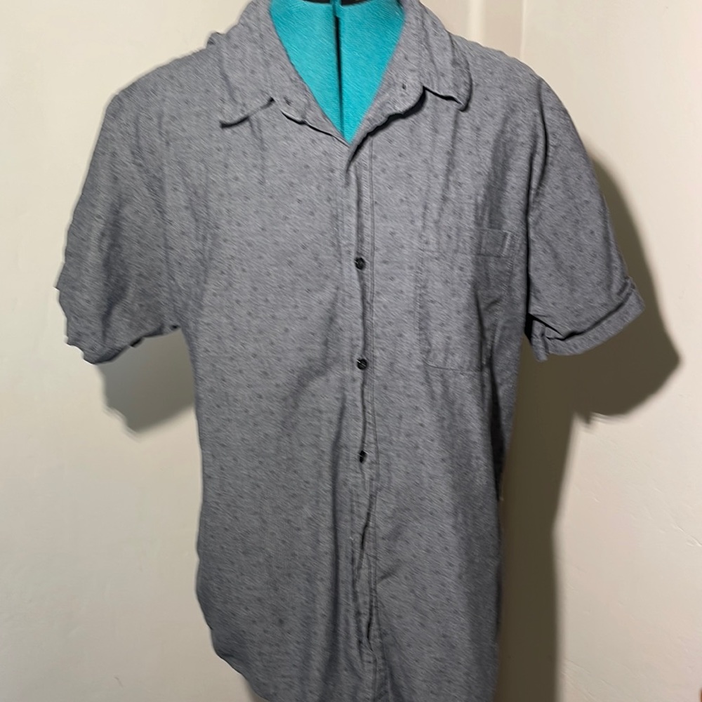 Shouthouse large button down short-sleeve shirt in great used condition